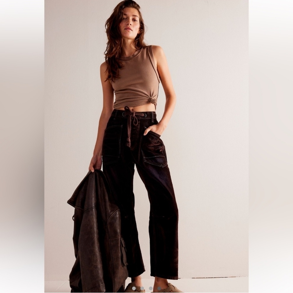 Free People We The Free RARE flocked Dark Brown Moxie Barrel Jeans Size 30